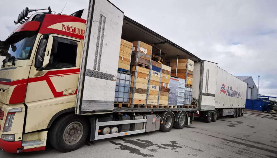 GRATIS: Werner Solberg og kollegaene ved brannstasjonen i Molde fekk inn eit lastebillass med utstyr som blei gjeve til brannvesenet i Ukraina. GRATIS: Werner Solberg og kollegaene ved brannstasjonen i Molde fekk inn eit lastebillass med utstyr som blei gjeve til brannvesenet i Ukraina.