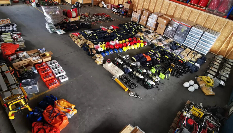 FLEIRE TONN: Bildet viser noko av utstyret som blei samla inn i Molde-området og som blei køyrt til Ukraina i april. Solberg som samla inn fortel at folk stilte med alt frå gratis lager til transport. FLEIRE TONN: Bildet viser noko av utstyret som blei samla inn i Molde-området og som blei køyrt til Ukraina i april. Solberg som samla inn fortel at folk stilte med alt frå gratis lager til transport.