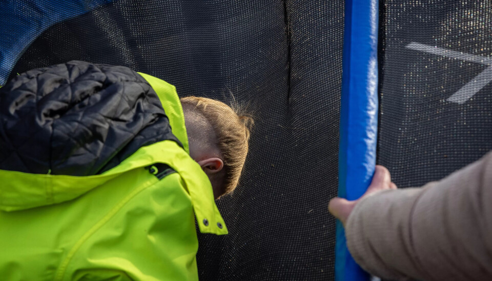 BEDRE: – Han har det veldig bra nå. Og da har jeg det bedre, sier Olaug Nilssen om hverdagen til og med sønnen Daniel. BEDRE: – Han har det veldig bra nå. Og da har jeg det bedre, sier Olaug Nilssen om hverdagen til og med sønnen Daniel.
