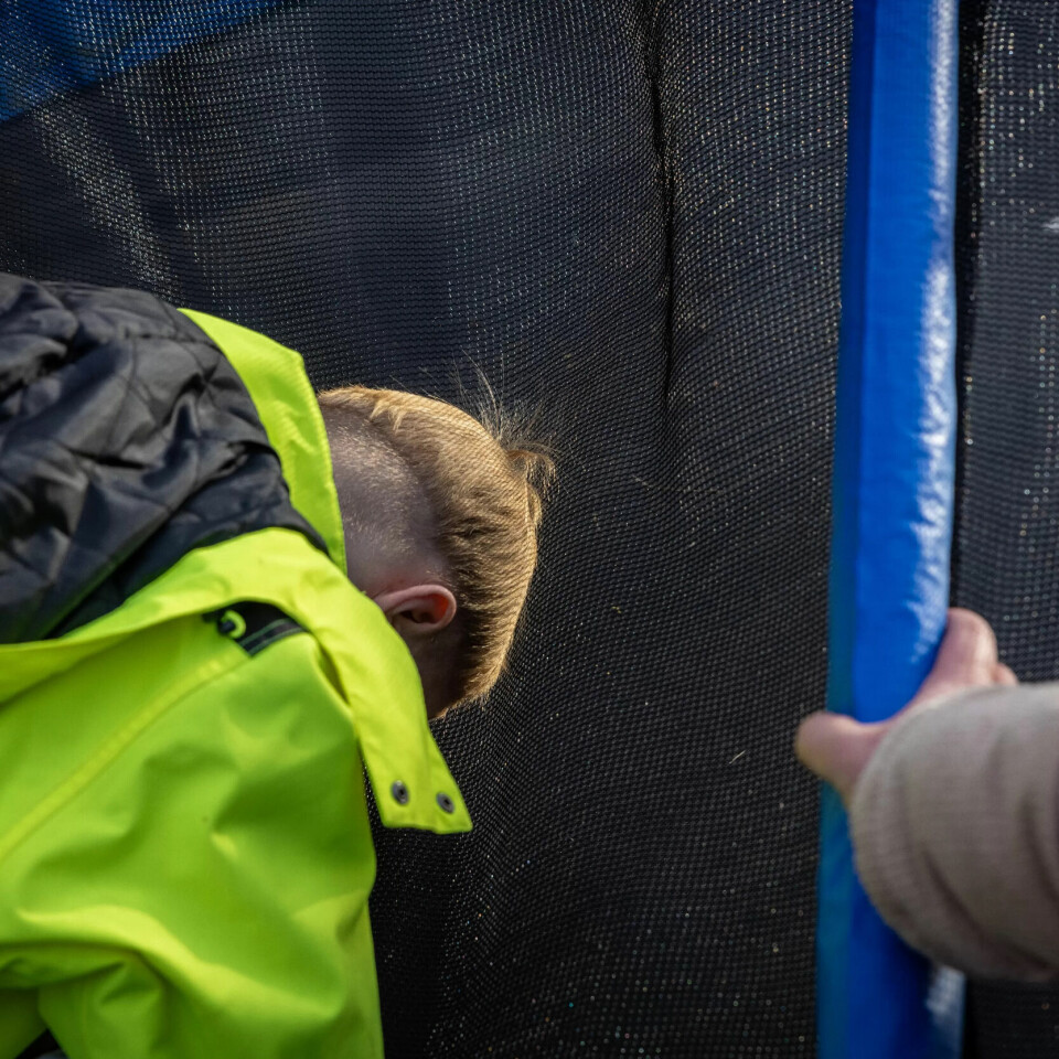 BEDRE: – Han har det veldig bra nå. Og da har jeg det bedre, sier Olaug Nilssen om hverdagen til og med sønnen Daniel. BEDRE: – Han har det veldig bra nå. Og da har jeg det bedre, sier Olaug Nilssen om hverdagen til og med sønnen Daniel.