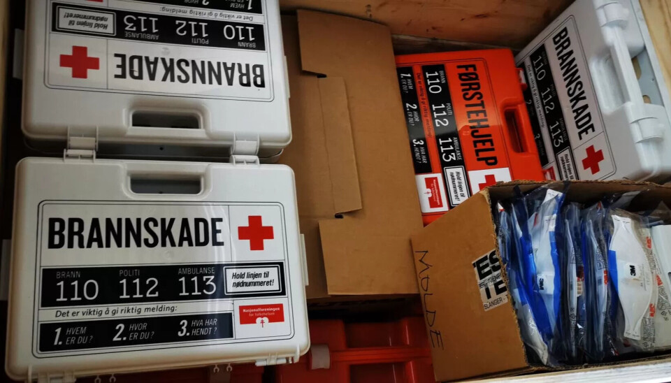 FØRSTEHJELP: Med på lasset til Ukraina blei alt frå brannhjelmar til førstehjelpsutstyr. FØRSTEHJELP: Med på lasset til Ukraina blei alt frå brannhjelmar til førstehjelpsutstyr.