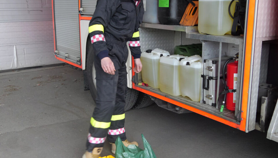 HJARTESTARTARAR: Werner Solberg dagen før avreise til Ukraina. Med på lasset blir blant anna hjartestartarar og bandasje. HJARTESTARTARAR: Werner Solberg dagen før avreise til Ukraina. Med på lasset blir blant anna hjartestartarar og bandasje.