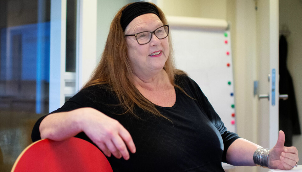 Fktningene kaller henne «Mama Kari». Kari Småge var opptatt av at introduksjonsprogrammet ikke måtte bli en behagelig sovepute. Fktningene kaller henne «Mama Kari». Kari Småge var opptatt av at introduksjonsprogrammet ikke måtte bli en behagelig sovepute.