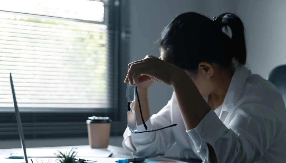 IA-avtalen skal bidra til å redusere sykefravær, forebygge utstøting fra arbeidslivet og sikre at flere med helseutfordringer kan stå i jobb lengre. Nå er det full krangel om ordningen. IA-avtalen skal bidra til å redusere sykefravær, forebygge utstøting fra arbeidslivet og sikre at flere med helseutfordringer kan stå i jobb lengre. Nå er det full krangel om ordningen.