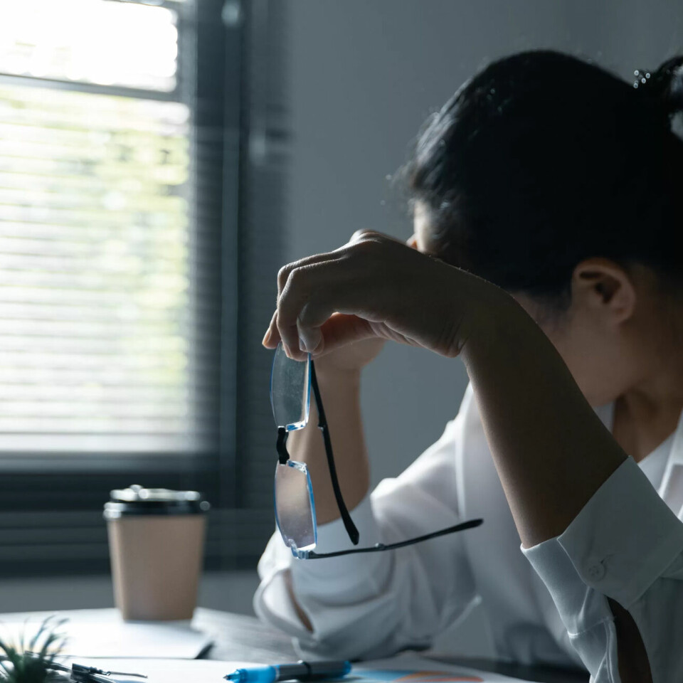 IA-avtalen skal bidra til å redusere sykefravær, forebygge utstøting fra arbeidslivet og sikre at flere med helseutfordringer kan stå i jobb lengre. Nå er det full krangel om ordningen. IA-avtalen skal bidra til å redusere sykefravær, forebygge utstøting fra arbeidslivet og sikre at flere med helseutfordringer kan stå i jobb lengre. Nå er det full krangel om ordningen.