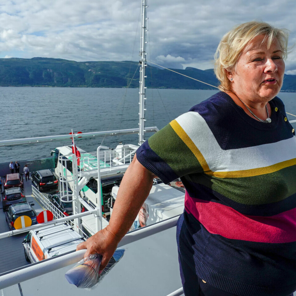 Nå kommer kritikken mot de økte fergeprisene. Her besøker Erna Solberg den hel-elektriske ferja Ampere mellom Oppedal og Lavik i Sognefjorden i fjor sommer. Nå kommer kritikken mot de økte fergeprisene. Her besøker Erna Solberg den hel-elektriske ferja Ampere mellom Oppedal og Lavik i Sognefjorden i fjor sommer.