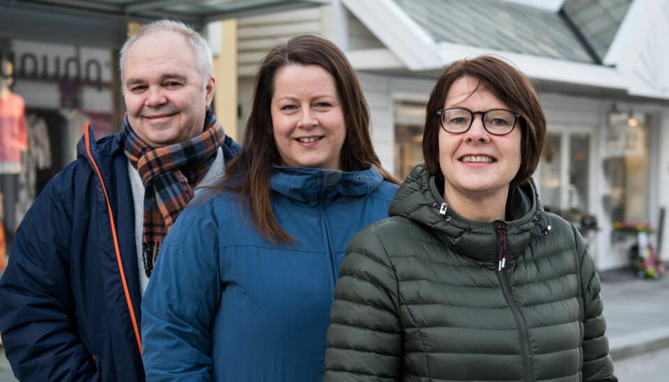 SAMAN FOR HEILTID: – Det er viktig å arbeide i lag, seier Trond R. Olsen. Her er han saman med Maj-Linn Selvik og Stine Hovland. Leiinga i kommunen arbeider saman med Fagforbundet og Norsk Sjukepleiarforbund for at fleire skal få heiltid. SAMAN FOR HEILTID: – Det er viktig å arbeide i lag, seier Trond R. Olsen. Her er han saman med Maj-Linn Selvik og Stine Hovland. Leiinga i kommunen arbeider saman med Fagforbundet og Norsk Sjukepleiarforbund for at fleire skal få heiltid.