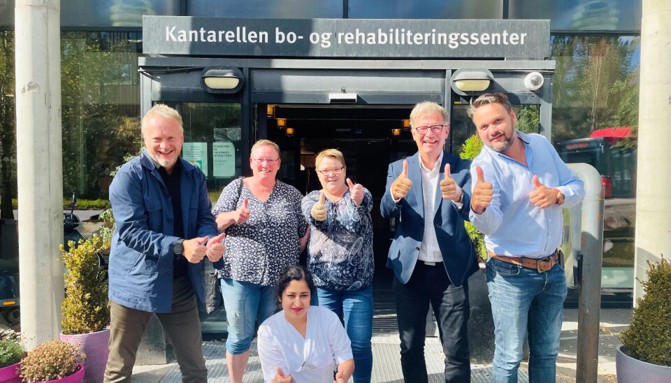 SLIPPER JUBELEN LØS: Byrådsleder Raymond Johansen, leder i Fagforbundet Pleie og Omsorg Siri Follerås, hjelpepleier Else Marie Nakken, byråd for helse, eldre og innbyggertjenester Robert Steen, nestleder i Fagforbundet Pleie og Omsorg Fredrik Olstad og tillitsvalgte Pooja Sharma. SLIPPER JUBELEN LØS: Byrådsleder Raymond Johansen, leder i Fagforbundet Pleie og Omsorg Siri Follerås, hjelpepleier Else Marie Nakken, byråd for helse, eldre og innbyggertjenester Robert Steen, nestleder i Fagforbundet Pleie og Omsorg Fredrik Olstad og tillitsvalgte Pooja Sharma.