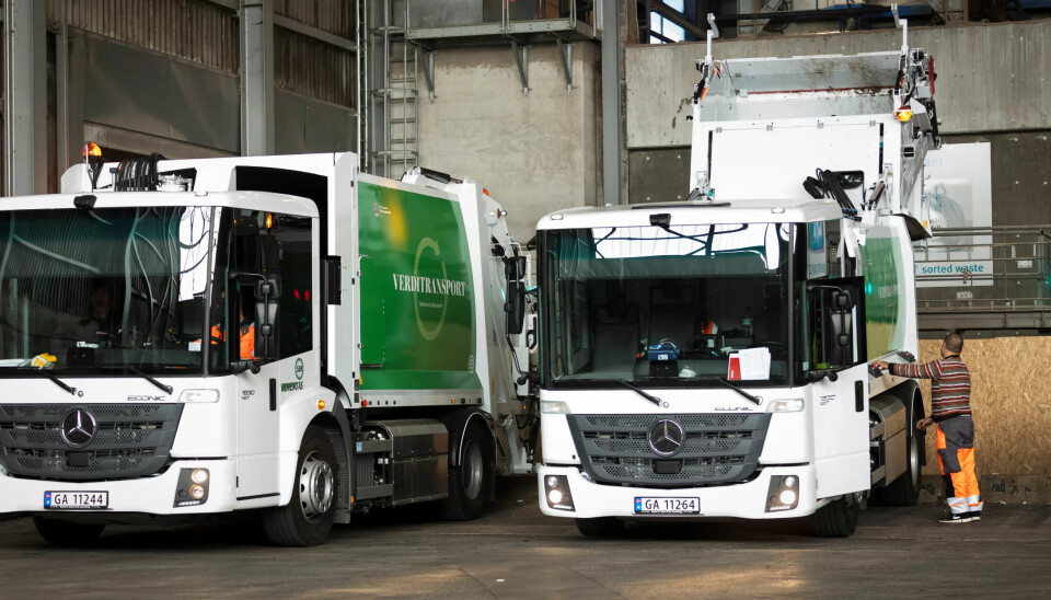 Veireno burde ikke fått tillatelse til utvidet bruk av overtid, da det er for liten bemanning og for få biler som har ført til kaoset, ikke 'vanlige' oppstartsproblemer, mener Transportarbeiderforbundet. Veireno burde ikke fått tillatelse til utvidet bruk av overtid, da det er for liten bemanning og for få biler som har ført til kaoset, ikke 'vanlige' oppstartsproblemer, mener Transportarbeiderforbundet.