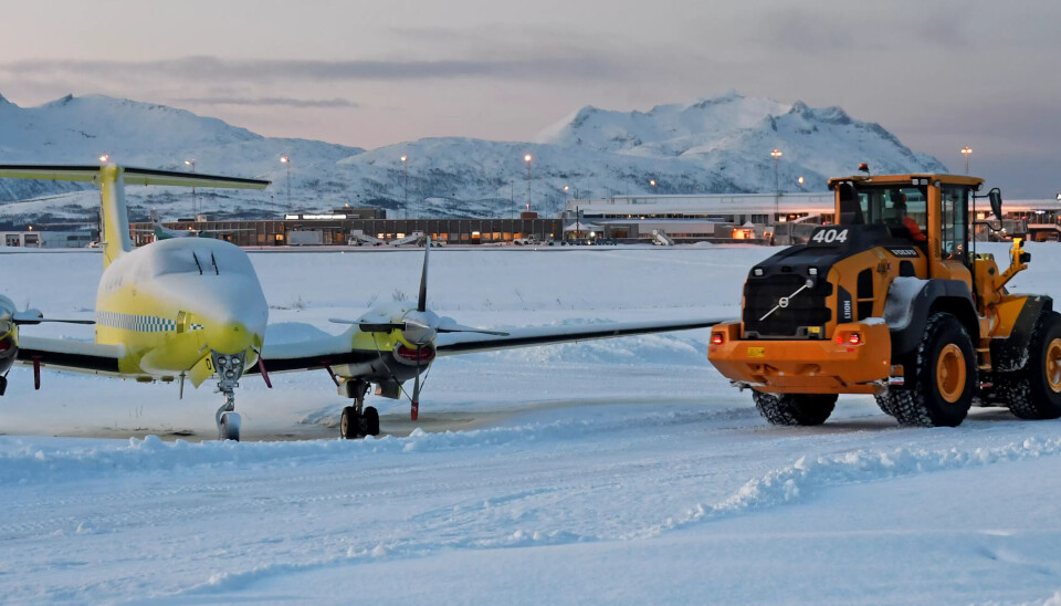 Ambulansefly utenfor hangaren til Babcock i Tromsø. Ambulansefly utenfor hangaren til Babcock i Tromsø.