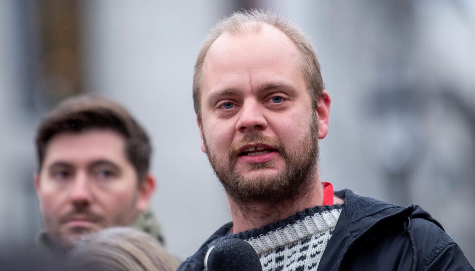 STØTTE: Navs forslag om å teste ut en ny ungdomslønn får i all hovedsak tverrpolitisk støtte. Men Rødt-politiker Mímir Kristjánsson er imidlertid urolig for minst én ting. STØTTE: Navs forslag om å teste ut en ny ungdomslønn får i all hovedsak tverrpolitisk støtte. Men Rødt-politiker Mímir Kristjánsson er imidlertid urolig for minst én ting.