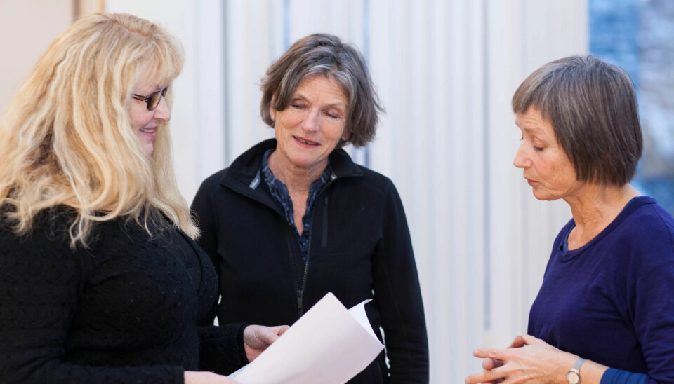 FOREBYGGER STRESS: Gjennom faste samlinger fikk May Iren Lund (f.v.) lære om hvordan vi bedre kan få kontroll over kroppen og stresset når vi er i vanskelige situasjoner. Aud Marie Øien og Inger Johanne Solheim ledet prosjektet. FOREBYGGER STRESS: Gjennom faste samlinger fikk May Iren Lund (f.v.) lære om hvordan vi bedre kan få kontroll over kroppen og stresset når vi er i vanskelige situasjoner. Aud Marie Øien og Inger Johanne Solheim ledet prosjektet.