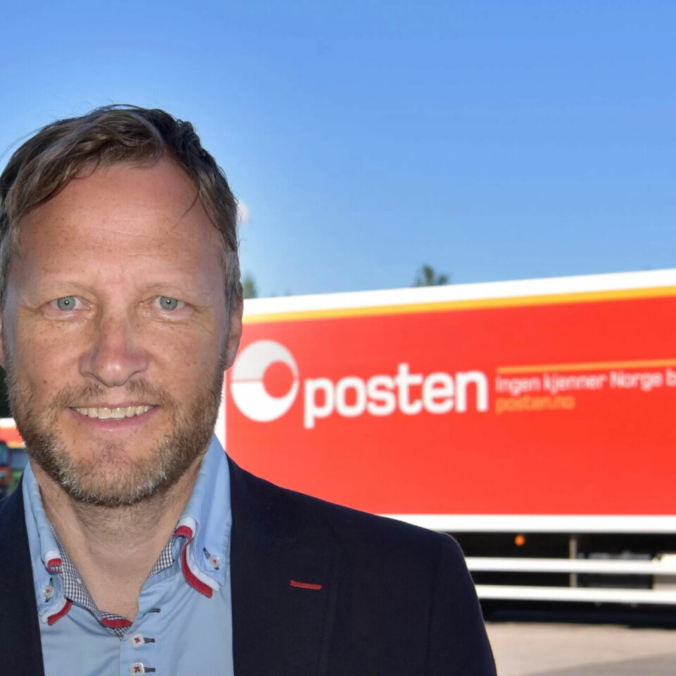 FRAMTIDAS POST: Kommunikasjonsdirektør Kenneth Pettersen i Posten Bring understreker at det er regjering og Storting som avgjør hvordan framtidas posttjenester skal være. – Vi tror ikke de vil la mulighetene og samfunnsnytten i det postnettverket gå tapt, sier han. FRAMTIDAS POST: Kommunikasjonsdirektør Kenneth Pettersen i Posten Bring understreker at det er regjering og Storting som avgjør hvordan framtidas posttjenester skal være. – Vi tror ikke de vil la mulighetene og samfunnsnytten i det postnettverket gå tapt, sier han.