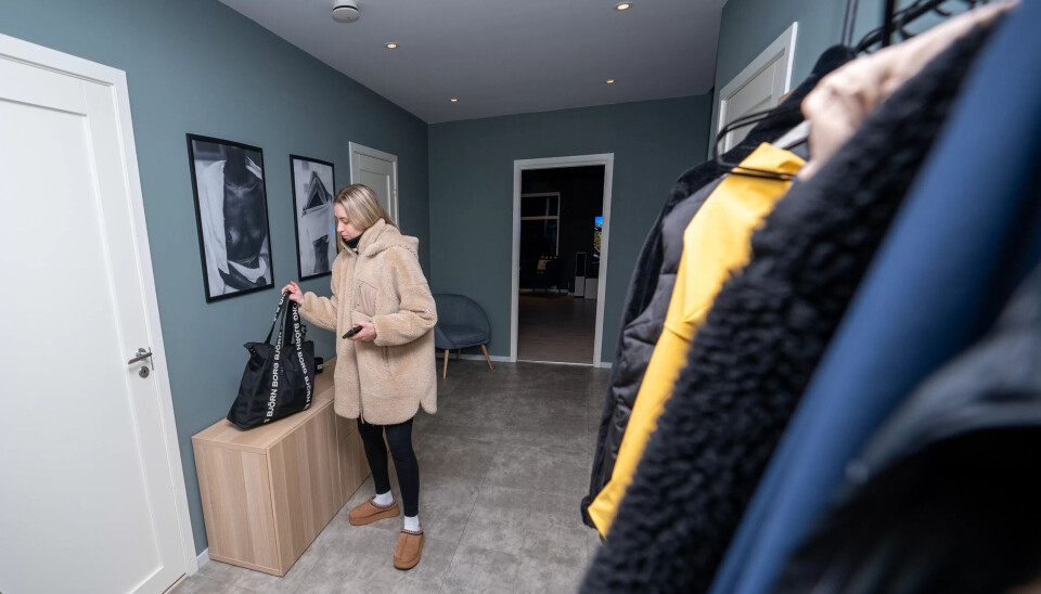 MINDRE JOBB-HJEM-KONFLIKT: Med to skiftarbeidere i samme husholdning, betyr det mye at Eike kan planlegge for ferie og fritid. MINDRE JOBB-HJEM-KONFLIKT: Med to skiftarbeidere i samme husholdning, betyr det mye at Eike kan planlegge for ferie og fritid.