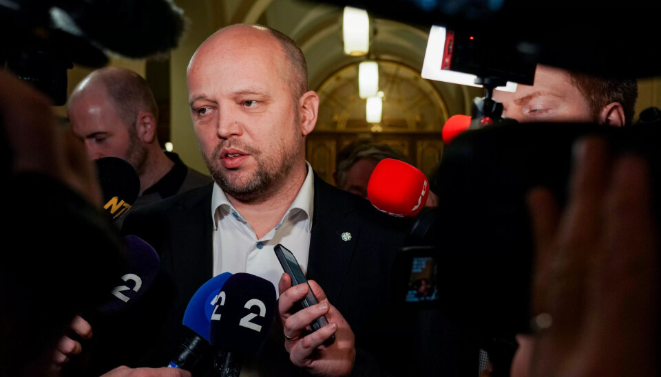 UT?: Ifølge flere medier er Senterpartiet på vei ut. UT?: Ifølge flere medier er Senterpartiet på vei ut.