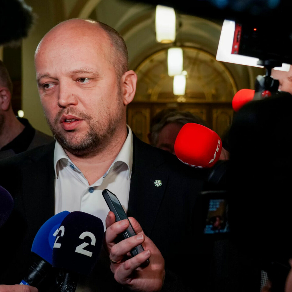 UT?: Ifølge flere medier er Senterpartiet på vei ut. UT?: Ifølge flere medier er Senterpartiet på vei ut.