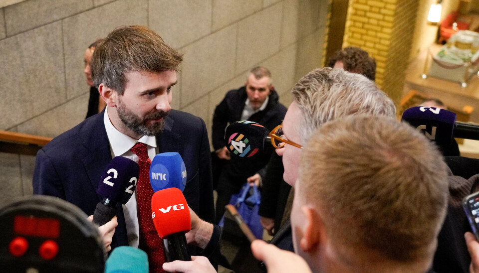 STØTTER: Ap-nestleder og helse- og omsorgsminister Jan Christian Vestre (Ap) gir sin støtte til Jonas Gahr Støre som partileder og statsminister. STØTTER: Ap-nestleder og helse- og omsorgsminister Jan Christian Vestre (Ap) gir sin støtte til Jonas Gahr Støre som partileder og statsminister.