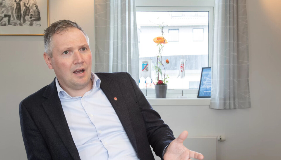 ALENE: Vadsø kommune sto alene da hackere angrep kommunen, mener kommunedirektør Jarle Lystad. Han stiller seg undrende til at kommuner må betale for å være en del av NSMs sensornettverk. ALENE: Vadsø kommune sto alene da hackere angrep kommunen, mener kommunedirektør Jarle Lystad. Han stiller seg undrende til at kommuner må betale for å være en del av NSMs sensornettverk.