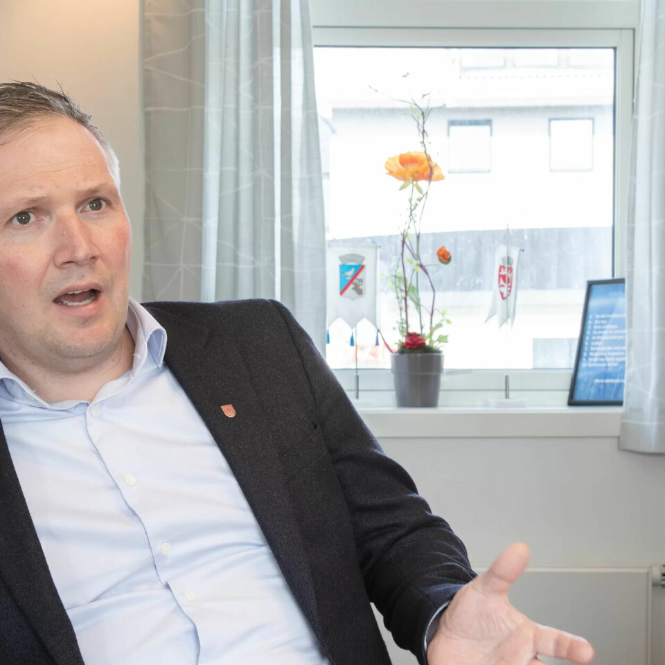 ALENE: Vadsø kommune sto alene da hackere angrep kommunen, mener kommunedirektør Jarle Lystad. Han stiller seg undrende til at kommuner må betale for å være en del av NSMs sensornettverk. ALENE: Vadsø kommune sto alene da hackere angrep kommunen, mener kommunedirektør Jarle Lystad. Han stiller seg undrende til at kommuner må betale for å være en del av NSMs sensornettverk.