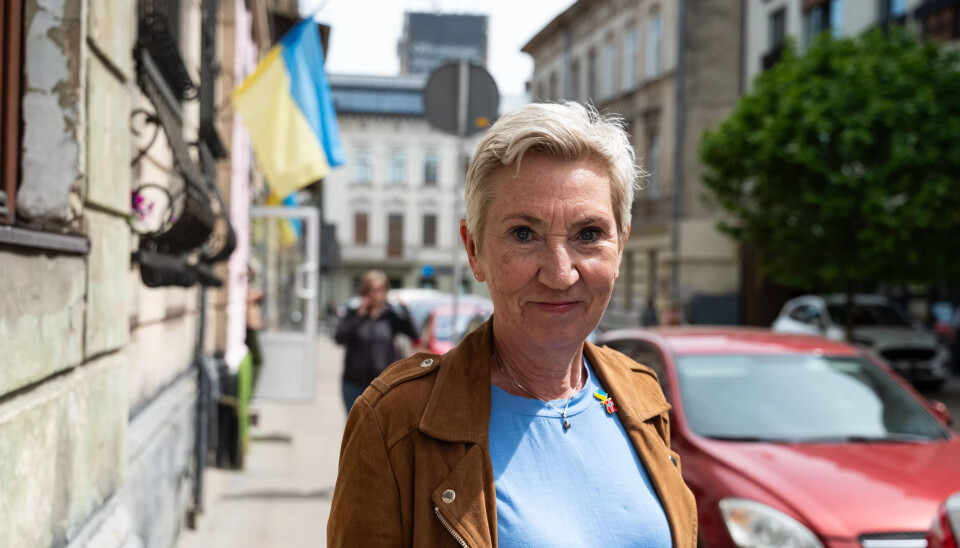 TREKKER SEG: Onsdag denne uka ble det kjent at LO-leder Peggy Hessen Følsvik ikke tar gjenvalg. Følsvik kommer fra LOs tredje største forbund Handel og Kontor (HK). Hun ble ikke valgt på LO-kongressen, men rykket opp fra posisjonen som nestleder da tidligere LO-leder Hans-Christian Gabrielsen brått og uventet gikk bort i 2021. TREKKER SEG: Onsdag denne uka ble det kjent at LO-leder Peggy Hessen Følsvik ikke tar gjenvalg. Følsvik kommer fra LOs tredje største forbund Handel og Kontor (HK). Hun ble ikke valgt på LO-kongressen, men rykket opp fra posisjonen som nestleder da tidligere LO-leder Hans-Christian Gabrielsen brått og uventet gikk bort i 2021.