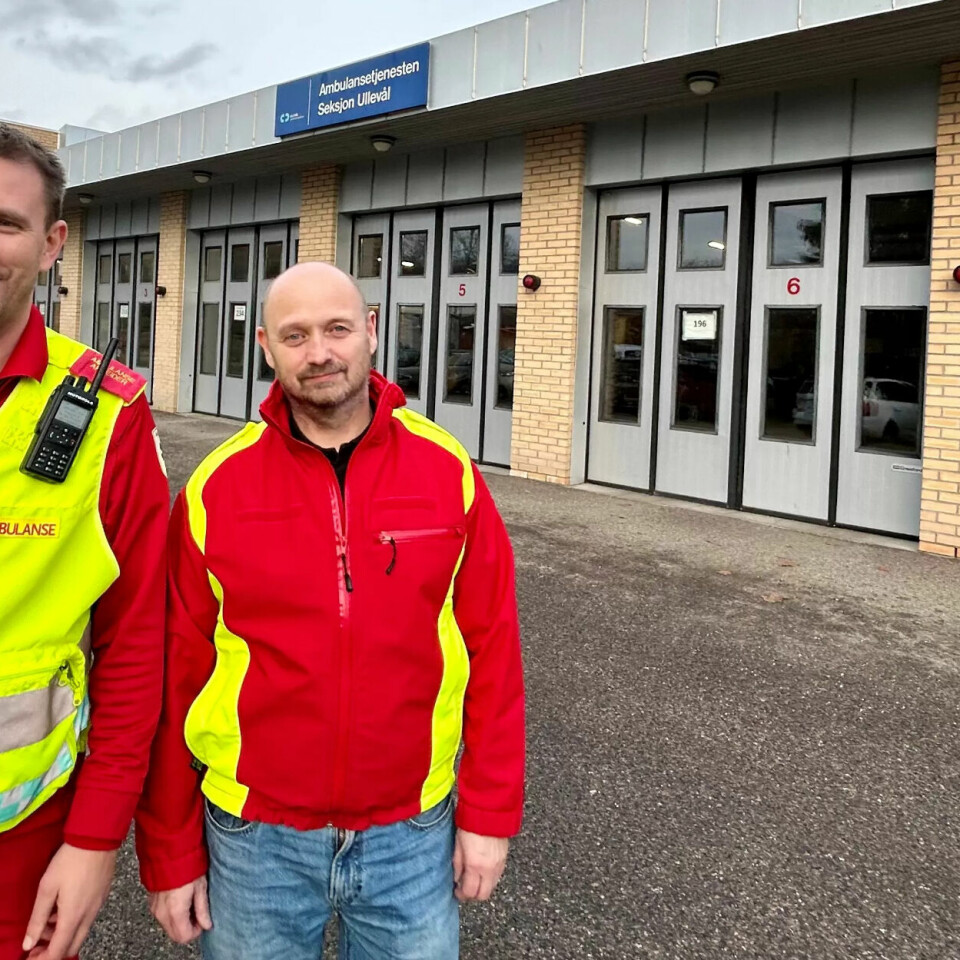TRENGER MER KUNNSKAP: Ambulansepersonell blir ofte utsatt for trusler og vold. Verneombud Jon Gaute Klubben og hovedtillitsvalgt Morten Mathiesen etterlyser mer kartlegging av og kunnskap om konsekvensene av vold og trusler mot helsepersonell. TRENGER MER KUNNSKAP: Ambulansepersonell blir ofte utsatt for trusler og vold. Verneombud Jon Gaute Klubben og hovedtillitsvalgt Morten Mathiesen etterlyser mer kartlegging av og kunnskap om konsekvensene av vold og trusler mot helsepersonell.