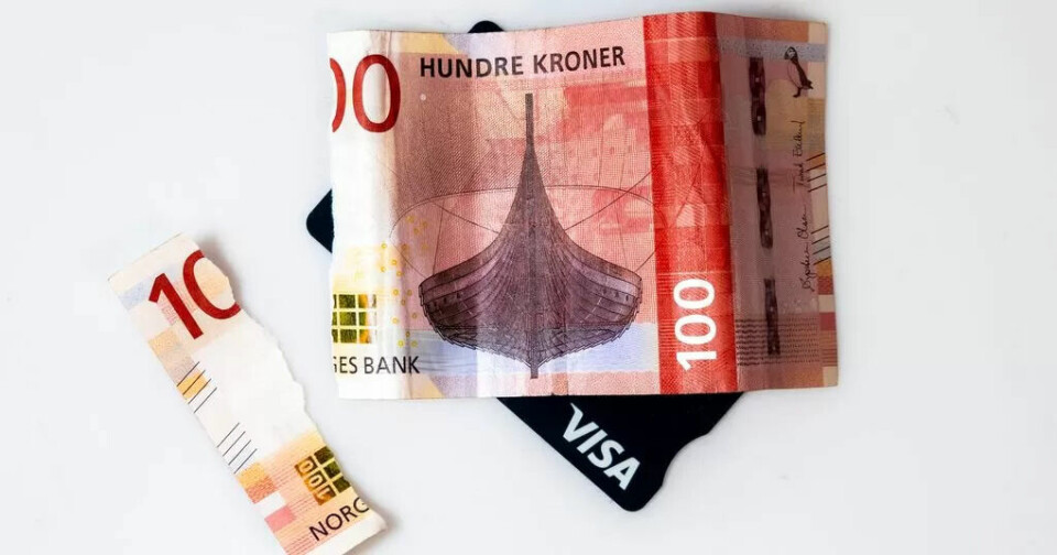 Regjeringen vil øke barnetrygd og sosialhjelp i takt med den kraftige prisveksten. Regjeringen vil øke barnetrygd og sosialhjelp i takt med den kraftige prisveksten.