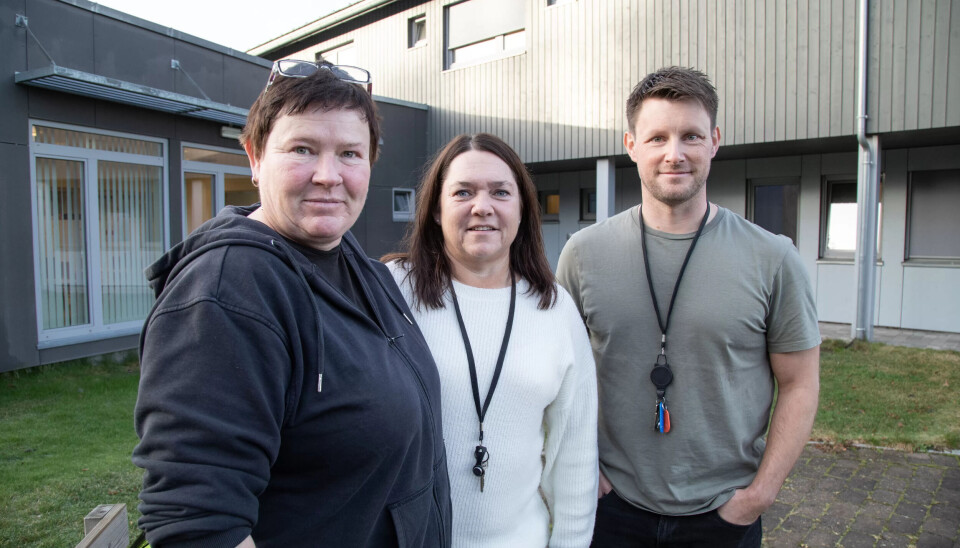TIDSBEGRENSET LØSNING: Mirjam Nuttall, miljøarbeider, Hege Dammeyer, teamleder institusjonsavdelingen og Magnus Brække, barnevernspedagog, overtar ikke jobben til noen, men er et team som hjelper med å stabilisere en situasjon. TIDSBEGRENSET LØSNING: Mirjam Nuttall, miljøarbeider, Hege Dammeyer, teamleder institusjonsavdelingen og Magnus Brække, barnevernspedagog, overtar ikke jobben til noen, men er et team som hjelper med å stabilisere en situasjon.