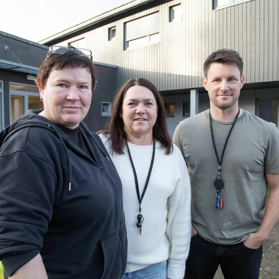 TIDSBEGRENSET LØSNING: Mirjam Nuttall, miljøarbeider, Hege Dammeyer, teamleder institusjonsavdelingen og Magnus Brække, barnevernspedagog, overtar ikke jobben til noen, men er et team som hjelper med å stabilisere en situasjon. TIDSBEGRENSET LØSNING: Mirjam Nuttall, miljøarbeider, Hege Dammeyer, teamleder institusjonsavdelingen og Magnus Brække, barnevernspedagog, overtar ikke jobben til noen, men er et team som hjelper med å stabilisere en situasjon.