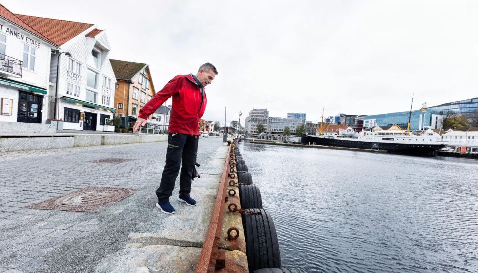 MÅTTE TENKE NYTT: Klimakoordinator Hugo Kind i Stavanger fikk mye å tenke på da han så de nye tallene fra den gamle måleren. MÅTTE TENKE NYTT: Klimakoordinator Hugo Kind i Stavanger fikk mye å tenke på da han så de nye tallene fra den gamle måleren.