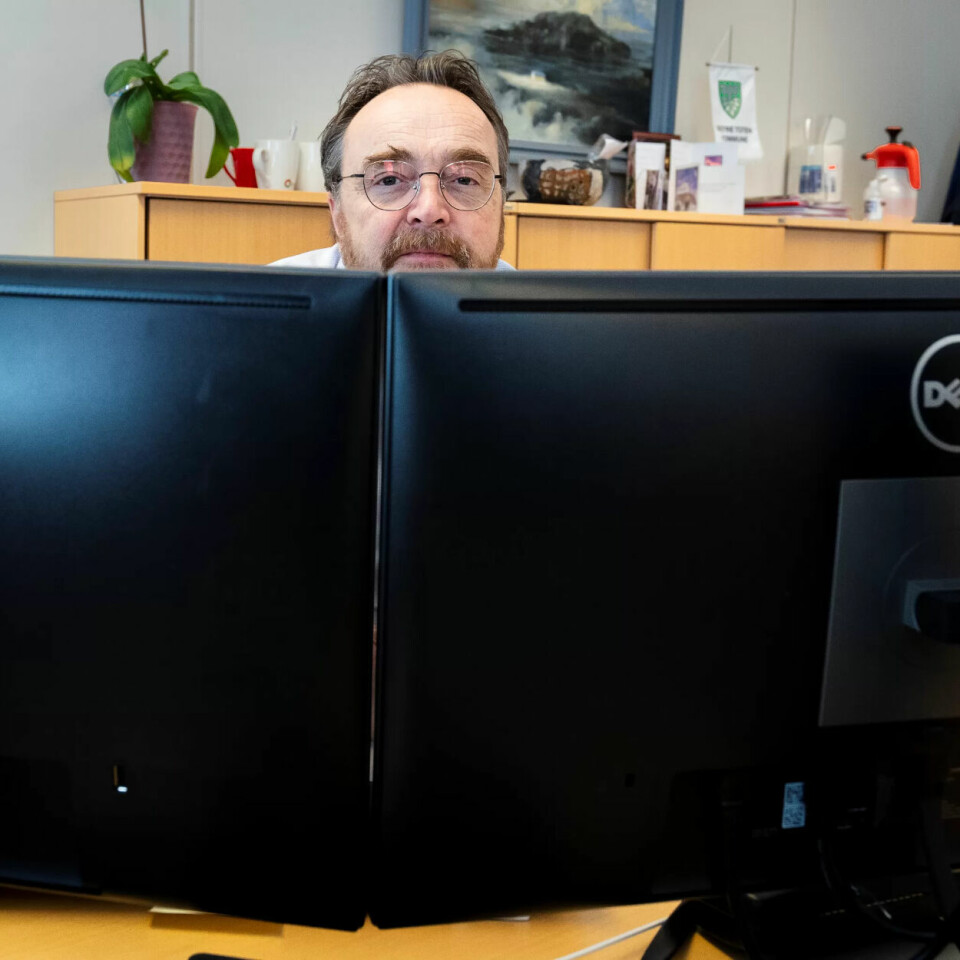 – Det blir en kjempeutfordring for en kommune på Østre Totens størrelse å sette opp og opprettholde en IT-avdeling med riktig kompetanse, mener kommunedirektør Ole Magnus Stensrud. – Det blir en kjempeutfordring for en kommune på Østre Totens størrelse å sette opp og opprettholde en IT-avdeling med riktig kompetanse, mener kommunedirektør Ole Magnus Stensrud.