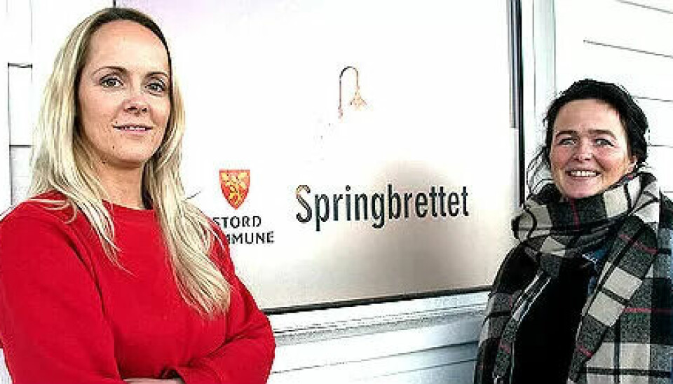 SAMARBEID: Solveig Gjester Skulstad, dagleg leiar ved Matkroken Stord kjem gjerne ned til ungdommane for å fortelja den usminka versjonen om korleis arbeidsgivaren tenkjer. Til høgre Marianne Tveit, leiar for Springbrettet. SAMARBEID: Solveig Gjester Skulstad, dagleg leiar ved Matkroken Stord kjem gjerne ned til ungdommane for å fortelja den usminka versjonen om korleis arbeidsgivaren tenkjer. Til høgre Marianne Tveit, leiar for Springbrettet.