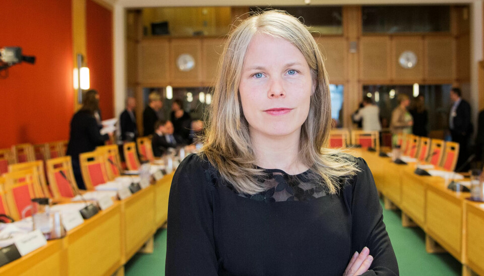UTFORDRER: – SV går til valg på et oppgjør med bemanningsbransjen. Nå vil vi utfordre de rødgrønne partiene, og da særlig Ap, til å forby bemanningsbransjen i enkelte områder, sier Kirsti Bergstø (SV) UTFORDRER: – SV går til valg på et oppgjør med bemanningsbransjen. Nå vil vi utfordre de rødgrønne partiene, og da særlig Ap, til å forby bemanningsbransjen i enkelte områder, sier Kirsti Bergstø (SV)