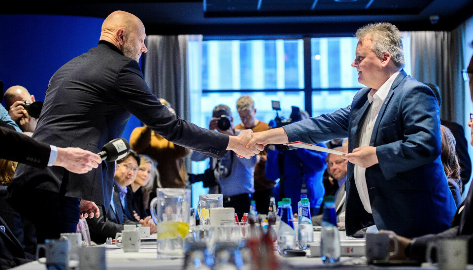 Kravoverlevering mellom Fellesforbundets leder Jørn Eggum og Stein Lier-Hansen i Norsk industri i hovedoppgjøret i 2020. Kravoverlevering mellom Fellesforbundets leder Jørn Eggum og Stein Lier-Hansen i Norsk industri i hovedoppgjøret i 2020.