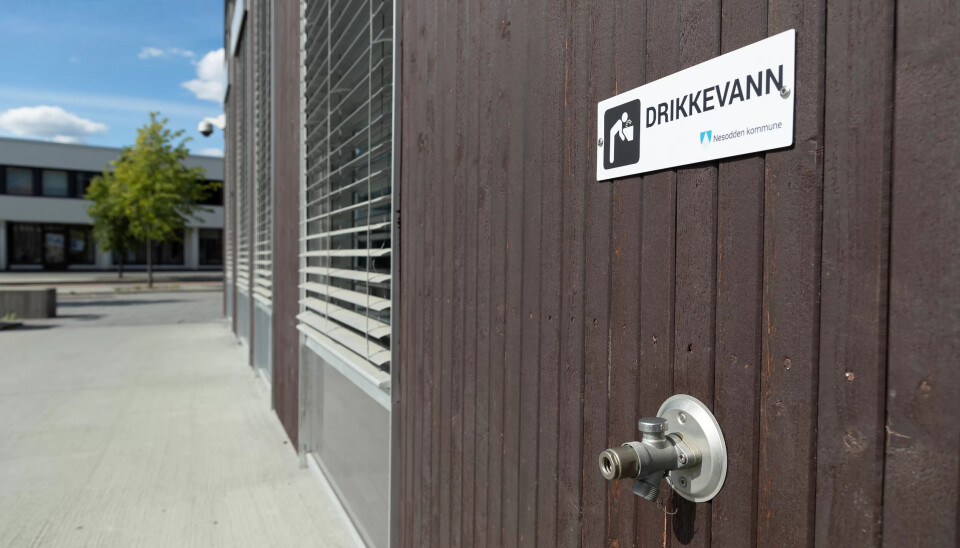 NØDVANN: Mange med private brønner og borrehull har gått tom for vann. Kommunen har opprettet seks tappesteder. NØDVANN: Mange med private brønner og borrehull har gått tom for vann. Kommunen har opprettet seks tappesteder.