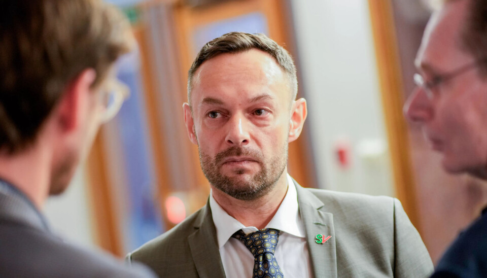 FORSINKET: Torgeir Knag Fylkesnes ble litt forsinket til møtet etter problemer med printeren. FORSINKET: Torgeir Knag Fylkesnes ble litt forsinket til møtet etter problemer med printeren.