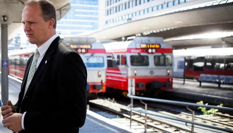 PRIVATISERER: Samferdselsminister Ketil Solvik-Olsen vil undertegne tog-kontrakter like før valget neste år. PRIVATISERER: Samferdselsminister Ketil Solvik-Olsen vil undertegne tog-kontrakter like før valget neste år.
