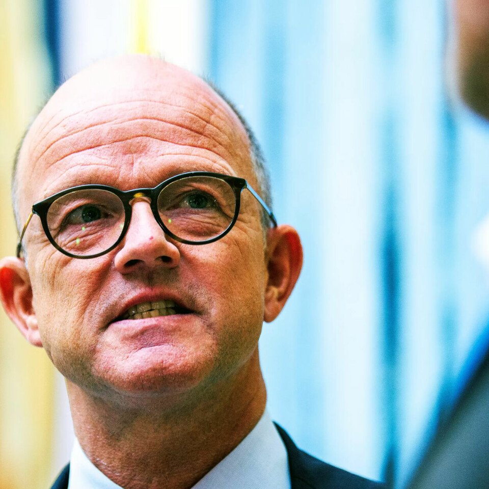 UAKTUELT: NHO-direktør Ole Erik Almlid sier det er helt uaktuelt å signere en avtale som freder sykelønnsordningen i fire år. UAKTUELT: NHO-direktør Ole Erik Almlid sier det er helt uaktuelt å signere en avtale som freder sykelønnsordningen i fire år.
