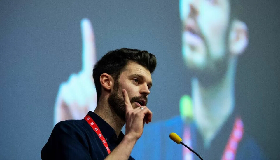 Partileder Bjørnar Moxnes mener det er Rødt, ikke Frp, som nå er den fremste talerøret for den lille mann. Partileder Bjørnar Moxnes mener det er Rødt, ikke Frp, som nå er den fremste talerøret for den lille mann.