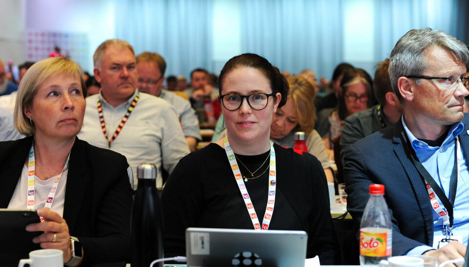 – Vi forlanger ikke at vi skal stoppe oljeproduksjonen i morgen. Men på samme måte som myndighetene har lagt til rette for at oljesektoren skal få utvikle seg, må de samme myndighetene nå legge til rette for en omstilling til mer klimavennlige arbeidsplasser i en grønnere industri, sa Kjersti Barsok. – Vi forlanger ikke at vi skal stoppe oljeproduksjonen i morgen. Men på samme måte som myndighetene har lagt til rette for at oljesektoren skal få utvikle seg, må de samme myndighetene nå legge til rette for en omstilling til mer klimavennlige arbeidsplasser i en grønnere industri, sa Kjersti Barsok.