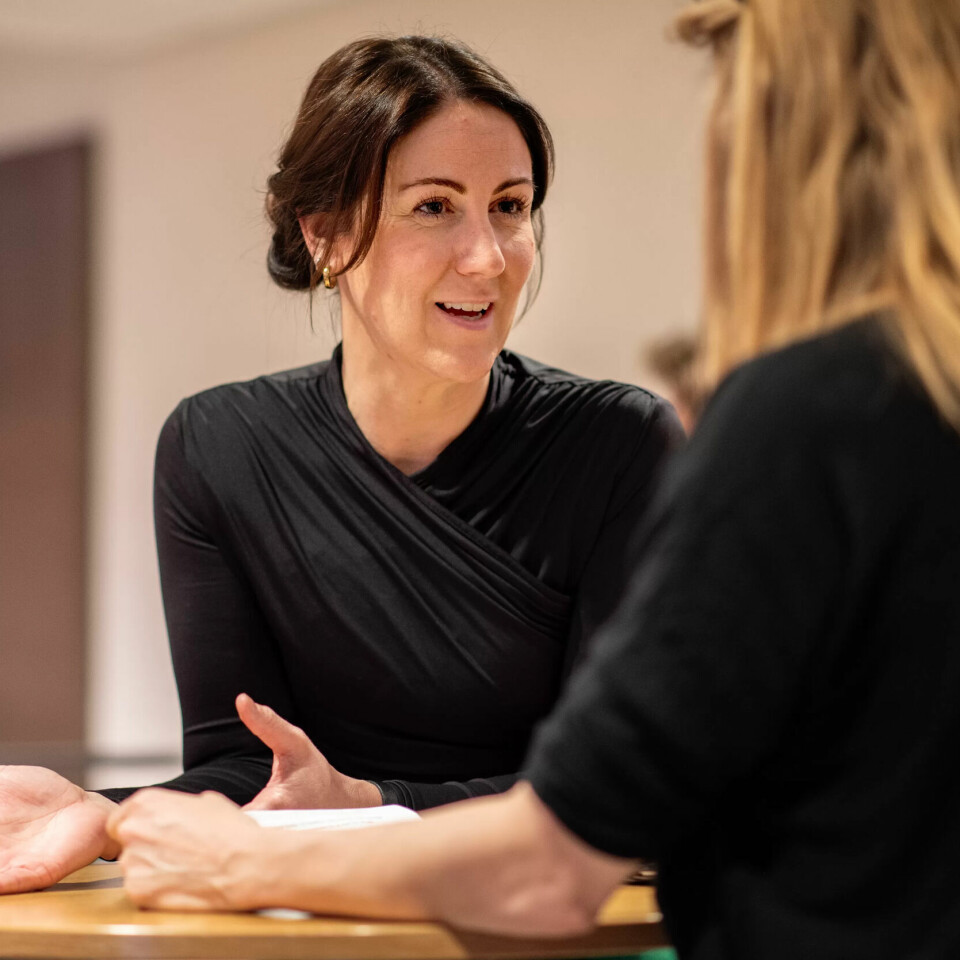 KVINNEFOKUS? – For meg er det viktig at det blir mer forskning på typiske kvinneyrker, slik at vi får mer kunnskap om sammenhengen mellom arbeid og sykdom, sier Tonje Brenna i pressemeldinga. KVINNEFOKUS? – For meg er det viktig at det blir mer forskning på typiske kvinneyrker, slik at vi får mer kunnskap om sammenhengen mellom arbeid og sykdom, sier Tonje Brenna i pressemeldinga.