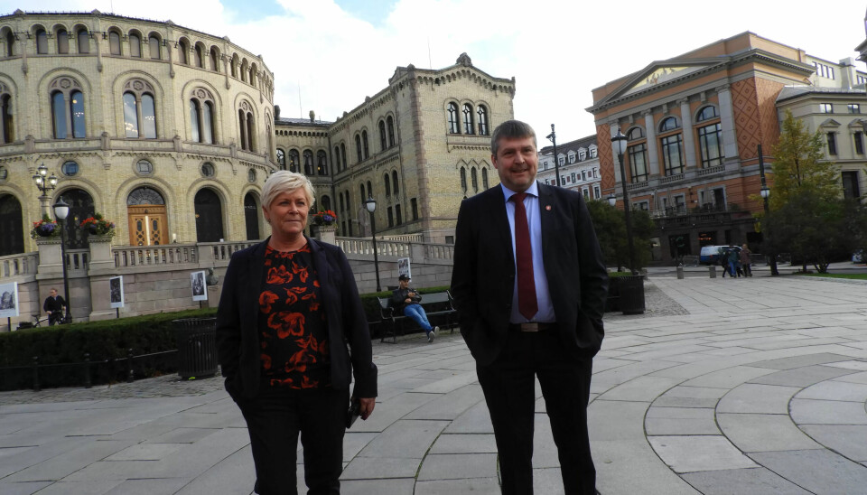 FrP, som var med å innføre modellen for 18 år siden, har nå endret mening og vil også skrote helseforetaksmodellen, skal vi tro Bengt Rune Strifeldt. Her sammen med sin partileder Siv Jensen. FrP, som var med å innføre modellen for 18 år siden, har nå endret mening og vil også skrote helseforetaksmodellen, skal vi tro Bengt Rune Strifeldt. Her sammen med sin partileder Siv Jensen.