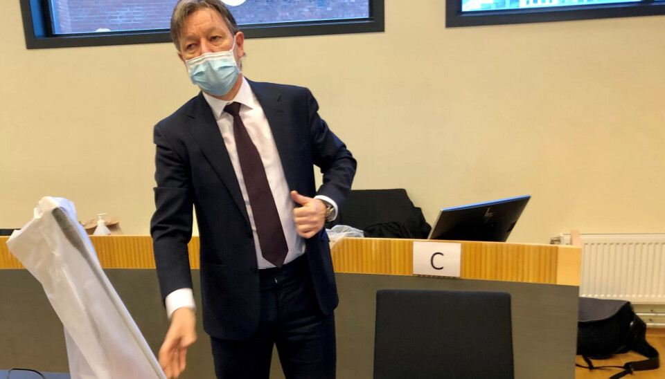 NY RUNDE I RETTEN: Saksøkernes advokat Kjetil Edvarsen ville vite om Gry Eriksen fikk anledning til å forsvare seg mot anklagene om at hun jukset med timelister. NY RUNDE I RETTEN: Saksøkernes advokat Kjetil Edvarsen ville vite om Gry Eriksen fikk anledning til å forsvare seg mot anklagene om at hun jukset med timelister.