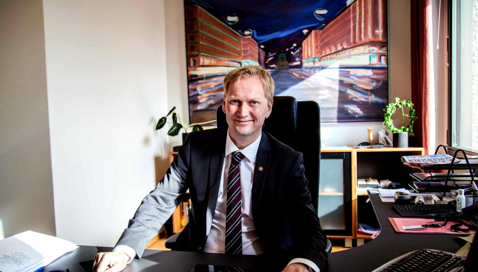UT: Byrådsleder Harald Schjelderup vil ha private ut, og dekke opp for vikarer med fast ansatte. UT: Byrådsleder Harald Schjelderup vil ha private ut, og dekke opp for vikarer med fast ansatte.