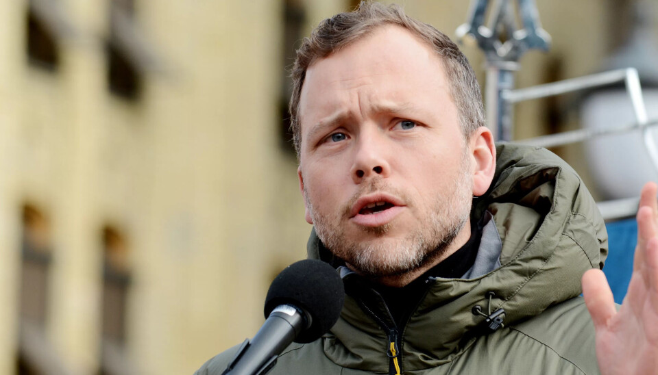– Det er uhørt at pensjonistene nok en gang mister kjøpekraft, mener SV-leder Audun Lysbakken. – Det er uhørt at pensjonistene nok en gang mister kjøpekraft, mener SV-leder Audun Lysbakken.