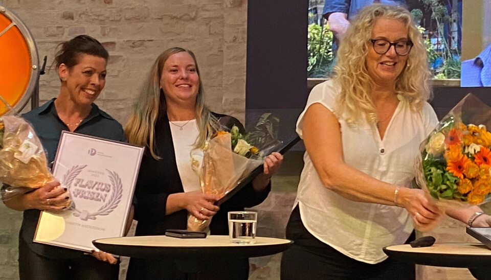 HYLLET FOR ÅPENHET: F.v. Hjelpepleier Elisabeth Andersson, og sykepleierne Svanhild Furre Johannessen og Linda Hellesø fikk Flaviusprisen under Åpenhetsseminaret på Pressens Hus i Oslo torsdag 21. september. HYLLET FOR ÅPENHET: F.v. Hjelpepleier Elisabeth Andersson, og sykepleierne Svanhild Furre Johannessen og Linda Hellesø fikk Flaviusprisen under Åpenhetsseminaret på Pressens Hus i Oslo torsdag 21. september.
