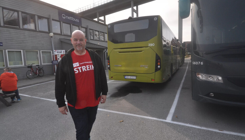 VÅKENATT: Klubbleder Svein Jacobsen ventet i spenning gjennom natten. Så begynte streikeforberedelsene. VÅKENATT: Klubbleder Svein Jacobsen ventet i spenning gjennom natten. Så begynte streikeforberedelsene.