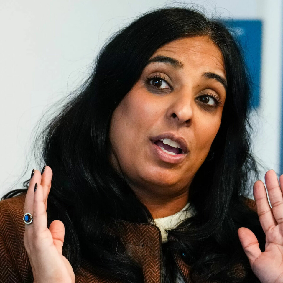 IKKE GREIT: Lubna Jaffery sier det er helt uakseptabelt at menn og kvinner i samme stilling, ikke tjener det samme. IKKE GREIT: Lubna Jaffery sier det er helt uakseptabelt at menn og kvinner i samme stilling, ikke tjener det samme.