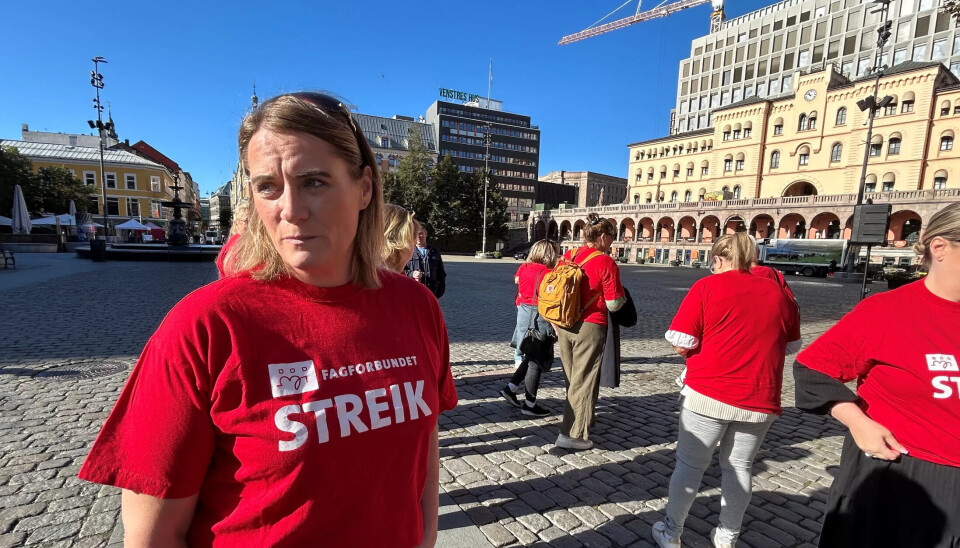 STÅR PÅ KRAVET: – Vi vil ha samme lønn som andre assistenter, sier hovedtillitsvalgt i Humana, Bjørg Lindvåg Kråkemo. STÅR PÅ KRAVET: – Vi vil ha samme lønn som andre assistenter, sier hovedtillitsvalgt i Humana, Bjørg Lindvåg Kråkemo.