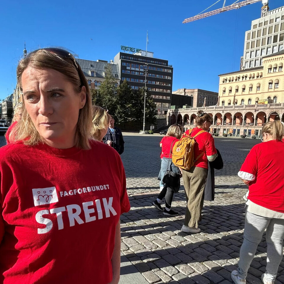 STÅR PÅ KRAVET: – Vi vil ha samme lønn som andre assistenter, sier hovedtillitsvalgt i Humana, Bjørg Lindvåg Kråkemo. STÅR PÅ KRAVET: – Vi vil ha samme lønn som andre assistenter, sier hovedtillitsvalgt i Humana, Bjørg Lindvåg Kråkemo.