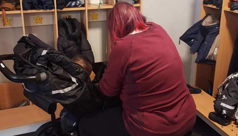 SLITEN OG REDD: Kirsten Jakobsen jobber i en privat barnehage i Oslo. Hun har fått long covid og er livredd for ny smitterunde. SLITEN OG REDD: Kirsten Jakobsen jobber i en privat barnehage i Oslo. Hun har fått long covid og er livredd for ny smitterunde.